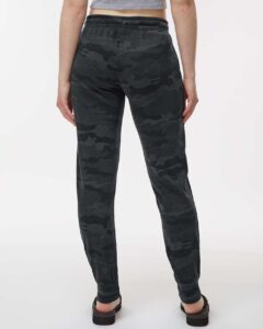 Independent Trading Co. PRM20PNT Women’s California Wave Wash Sweatpants – Black Camo Heather (on model back)