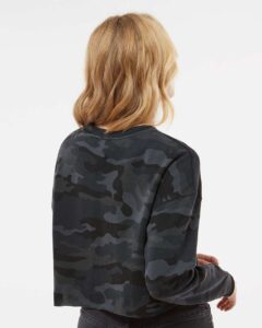 Independent Trading Co. AFX24CRP Women’s Lightweight Crop Crewneck Sweatshirt – Black Camo (on model back)