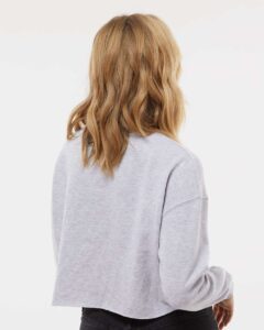 Independent Trading Co. AFX24CRP Women’s Lightweight Crop Crewneck Sweatshirt – Grey Heather (on model back)