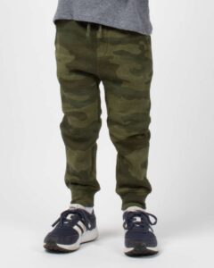 Independent Trading Co. PRM11PNT Toddler Lightweight Special Blend Sweatpants – Forest Camo Heather (on model)