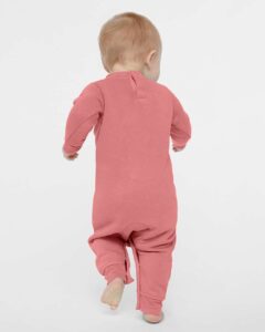 Rabbit Skins 4447 Infant Fleece One-Piece – Mauvelous (on model back)