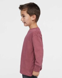 Rabbit Skins 3302 Toddler Fine Jersey Long Sleeve Tee – Rouge (on model side)