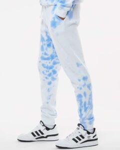 J. America 8884 Unisex Tie-Dyed Fleece Joggers – Periwinkle Tie Dye (on model side)
