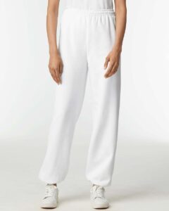 Gildan 18200 Unisex Heavy Blend™ Sweatpants – White (on model)