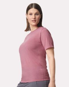 Gildan 42000 Unisex Performance® T-Shirt – Plumrose (on model side)