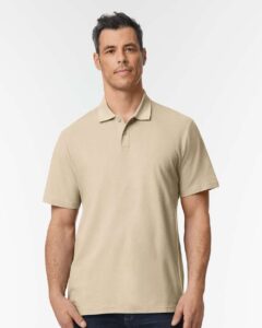 Gildan 64800 Unisex Softstyle® Pique Polo – Sand (on model)