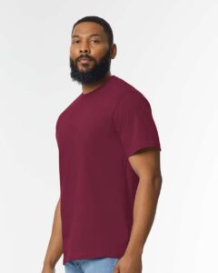 Gildan 65000 Unisex Softstyle® Midweight T-Shirt – Maroon (on model side)