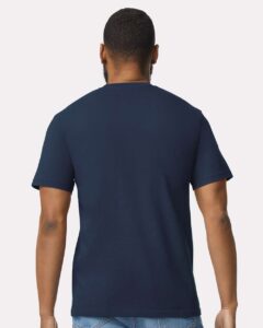 Gildan 65000 Unisex Softstyle® Midweight T-Shirt – Navy (on model back)
