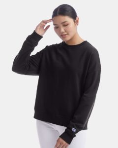 Champion SL650 Women’s Powerblend® Crewneck Sweatshirt – Black (on model)