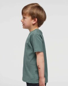 Rabbit Skins 3321 Toddler Fine Jersey Tee – Basil (on model side)
