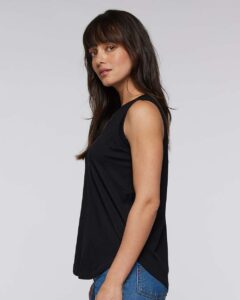 LAT 3592 Women’s Relaxed Fine Jersey Tank – Black (on model side)