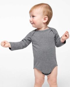 Rabbit Skins 4421 Infant Fine Jersey Long Sleeve Bodysuit – Granite Heather (on model)