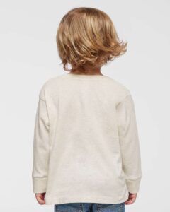 Rabbit Skins 3302 Toddler Fine Jersey Long Sleeve Tee – Natural Heather (on model back)