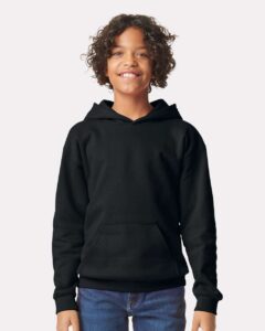 Gildan SF500B Youth Softstyle® Midweight Hooded Sweatshirt – Black (on model)