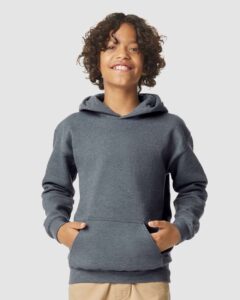 Gildan SF500B Youth Softstyle® Midweight Hooded Sweatshirt – Dark Heather (on model)