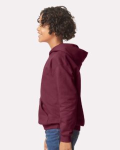 Gildan SF500B Youth Softstyle® Midweight Hooded Sweatshirt – Maroon (on model side)