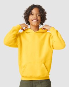 Gildan SF500B Youth Softstyle® Midweight Hooded Sweatshirt – Daisy (on model)