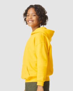 Gildan SF500B Youth Softstyle® Midweight Hooded Sweatshirt – Daisy (on model side)