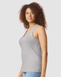 Gildan 64220LCVC Women’s Softstyle® CVC Racerback Tank Top – Cement (on model side)