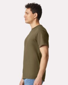 Gildan H000 Unisex Hammer™ T-Shirt – Olive (on model side)