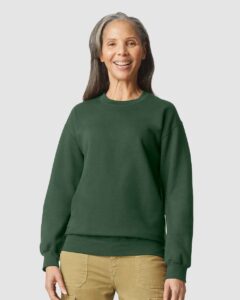 Gildan SF000 Unisex Softstyle® Midweight Crewneck Sweatshirt – Forest Green (on model)