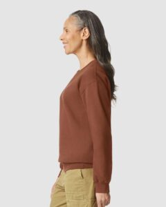 Gildan SF000 Unisex Softstyle® Midweight Crewneck Sweatshirt – Cocoa (on model side)