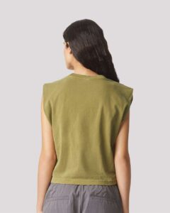 American Apparel 307GD Women’s Heavyweight Cotton Garment-Dyed Muscle Tee – Faded Army (on model back)