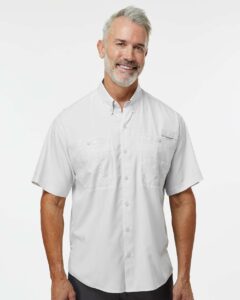 Paragon 700 Men’s Hatteras Performance Short Sleeve Fishing Shirt – Aluminum (on model)