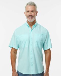 Paragon 700 Men’s Hatteras Performance Short Sleeve Fishing Shirt – Aqua Blue (on model)