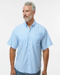 Paragon 700 Men’s Hatteras Performance Short Sleeve Fishing Shirt – Blue Mist (on model)