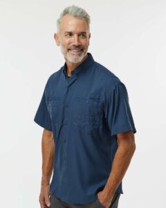 Paragon 700 Men’s Hatteras Performance Short Sleeve Fishing Shirt – Navy (on model side)
