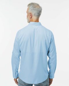 Paragon 702 Men’s Kitty Hawk Performance Fishing Shirt – Blue Mist (on model back)