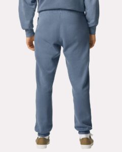 Comfort Colors 1469 Unisex Garment-Dyed Lightweight Sweatpants – Blue Jean (on model back)