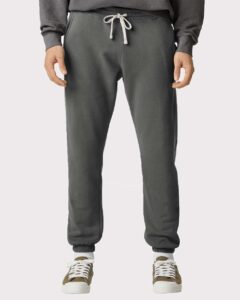 Comfort Colors 1469 Unisex Garment-Dyed Lightweight Sweatpants – Pepper (on model)