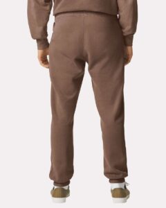 Comfort Colors 1469 Unisex Garment-Dyed Lightweight Sweatpants – Espresso (on model back)