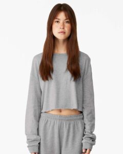 BELLA + CANVAS 6501 Women’s FWD Fashion Crop Long Sleeve Tee – Athletic Heather (on model)