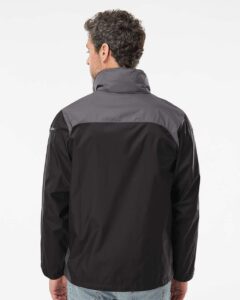 Columbia 212476 Men’s Glennaker Lake™ II Rain Jacket – Black/ City Grey (on model back)