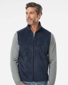 Columbia 212488 Men’s Steens Mountain™ Vest – Collegiate Navy (on model)