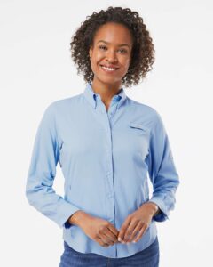 Columbia 212465 Women’s PFG Tamiami™ II Shirt – Sail (on model)