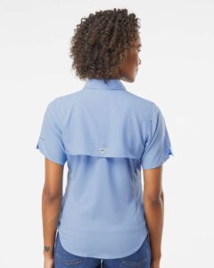 Columbia 212466 Women’s PFG Tamiami™ II Short Sleeve Shirt – White Cap Blue (on model back)