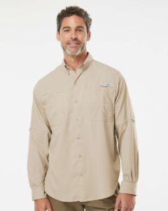 Columbia 212467 Men’s PFG Tamiami™ II Shirt – Fossil (on model)