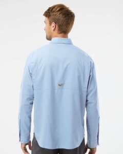 Columbia 212467 Men’s PFG Tamiami™ II Shirt – Sail (on model back)