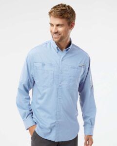 Columbia 212467 Men’s PFG Tamiami™ II Shirt – Sail (on model)