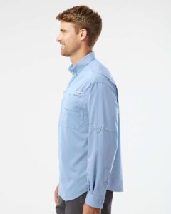 Columbia 212467 Men’s PFG Tamiami™ II Shirt – Sail (on model side)