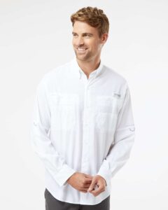 Columbia 212467 Men’s PFG Tamiami™ II Shirt – White (on model)