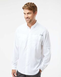Columbia 212467 Men’s PFG Tamiami™ II Shirt – White (on model side)