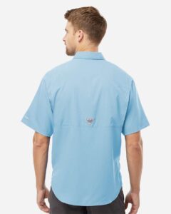 Columbia 212468 Men’s PFG Tamiami™ II Short Sleeve Shirt – Sail (on model back)