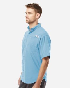 Columbia 212468 Men’s PFG Tamiami™ II Short Sleeve Shirt – Sail (on model side)