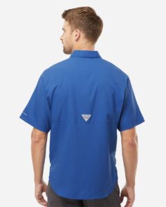 Columbia 212468 Men’s PFG Tamiami™ II Short Sleeve Shirt – Vivid Blue (on model back)