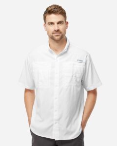 Columbia 212468 Men’s PFG Tamiami™ II Short Sleeve Shirt – White (on model)